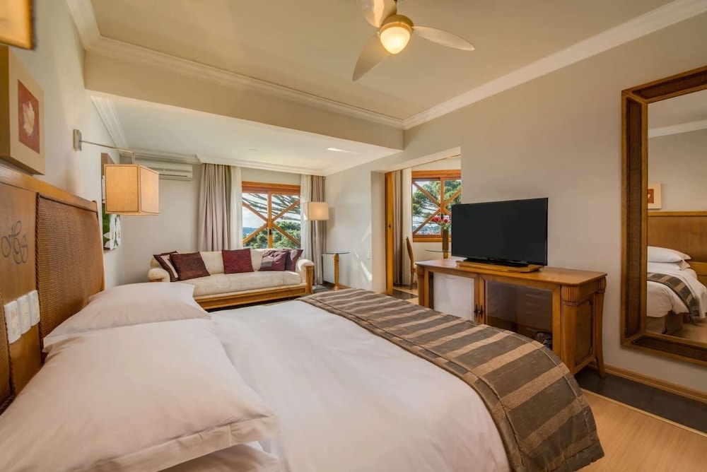Executive Suite - Photo 3