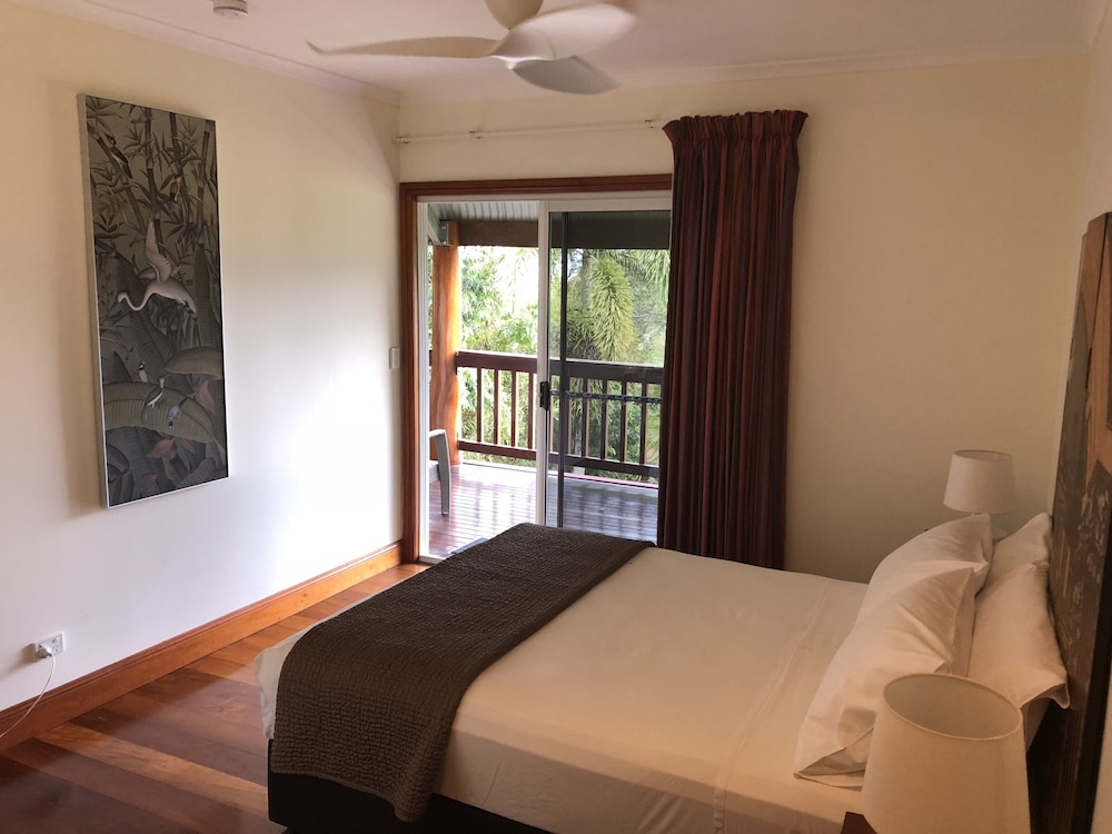 Classic Room, 1 Queen Bed, Valley View photo 1