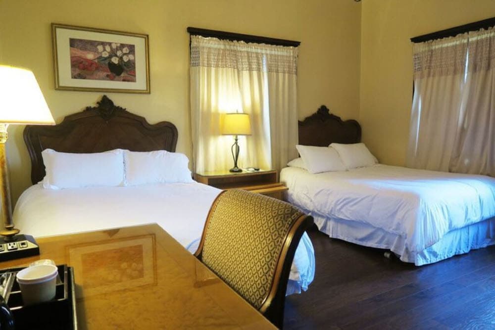 Room, 2 Queen Beds photo 1