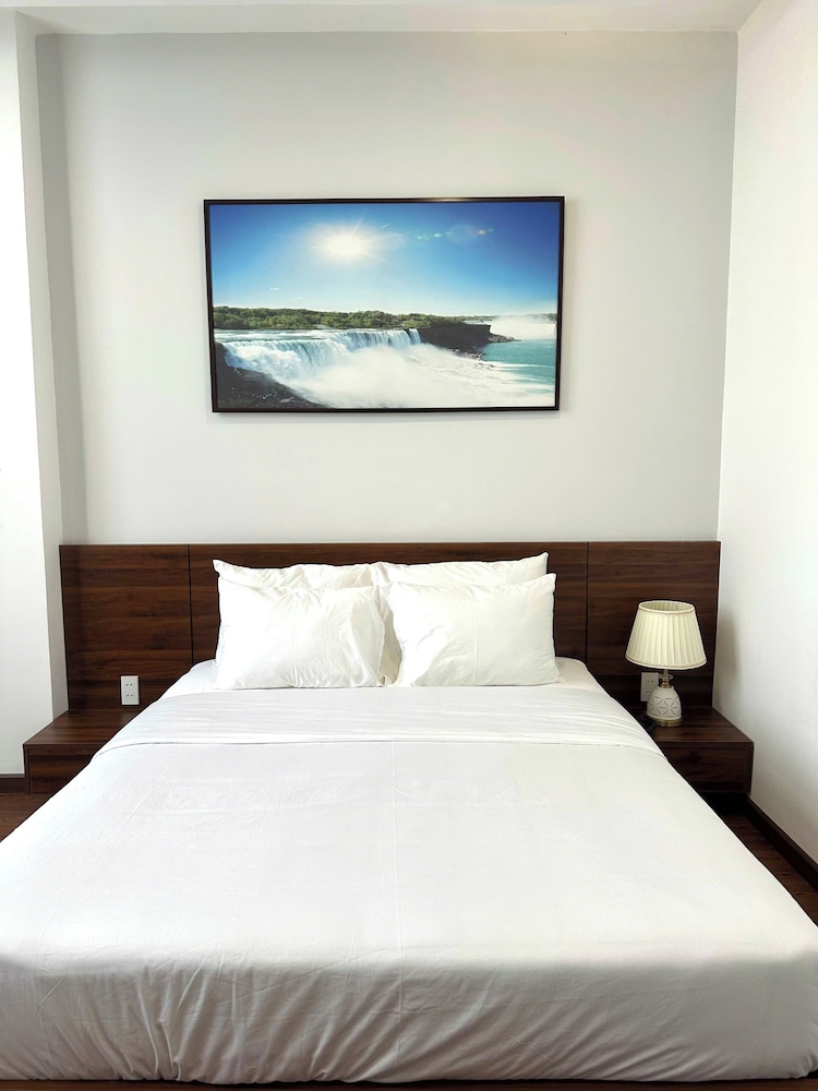 Panoramic Double Room, 1 Queen Bed, Balcony, City View photo 1