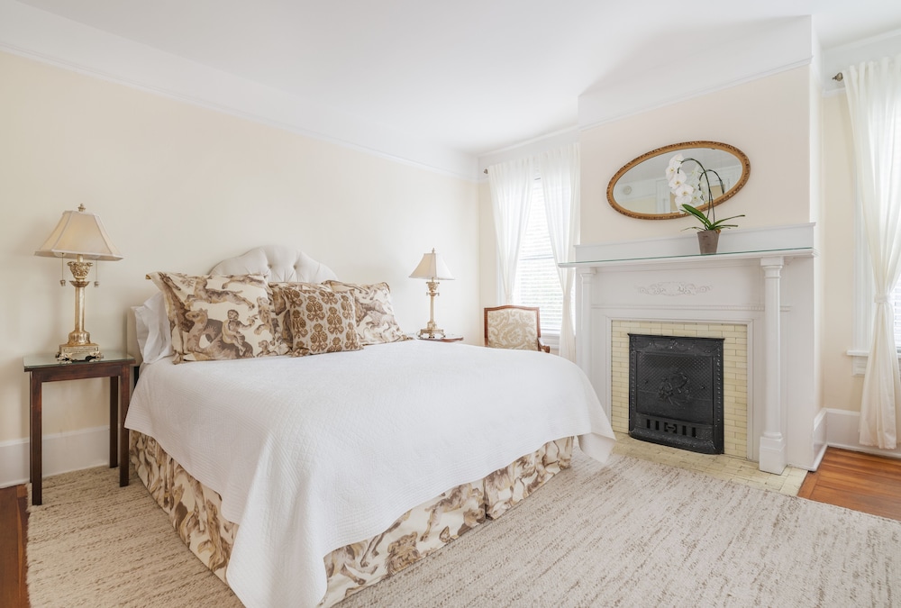 Room, 1 King Bed (Biltmore Room)