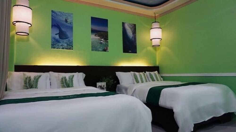 Quadruple Room - Photo 1