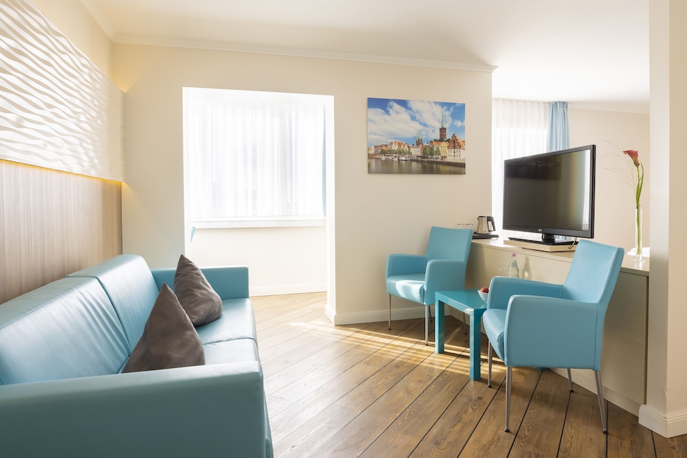 Studio Suite - Photo 8