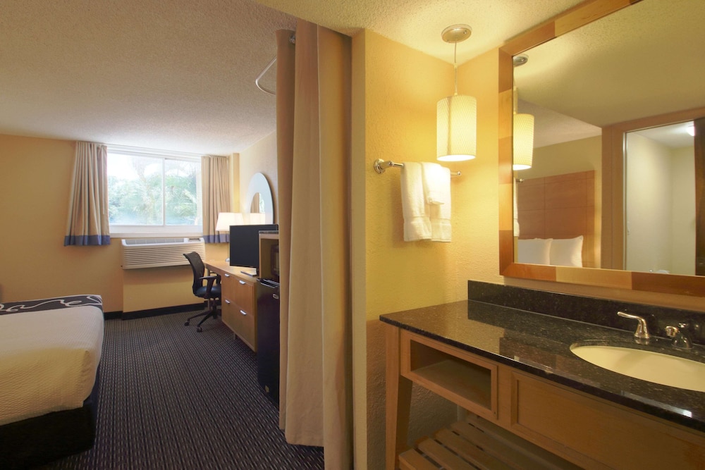 Executive Room, 1 King Bed, Non Smoking - Photo 1