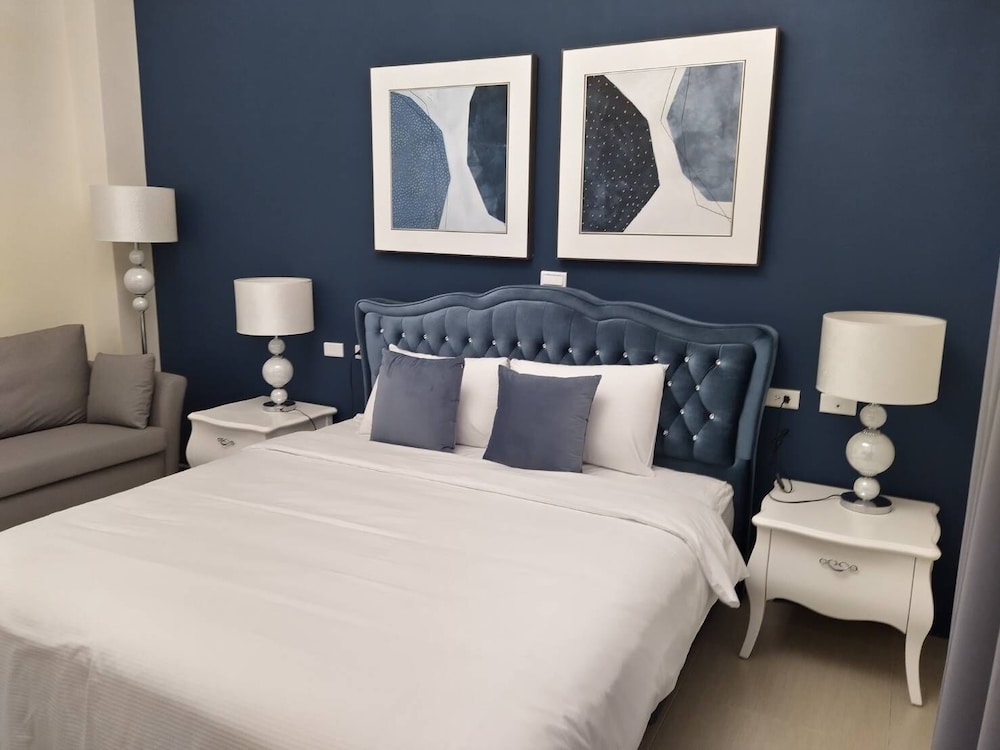Deluxe Double Room, 1 King Bed, Non Smoking, Resort View
