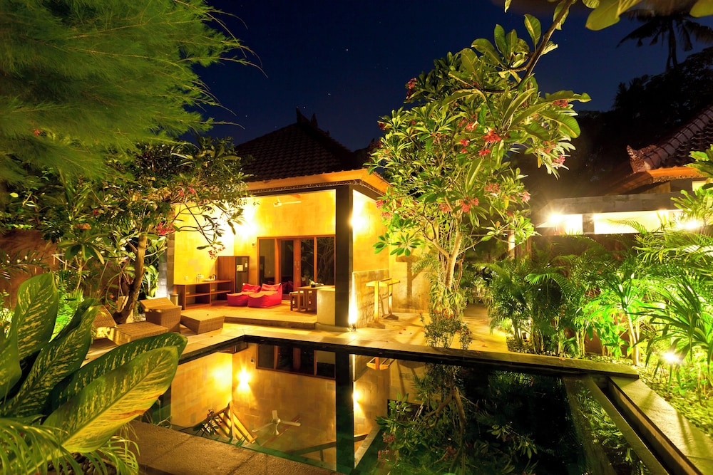 Deluxe Villa, 1 Bedroom, Pool View, Garden Area