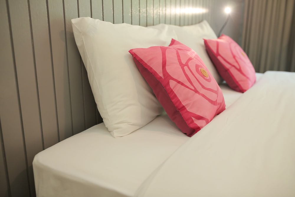Deluxe Balcony King Bed - Photo 4