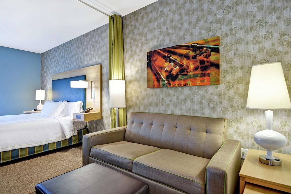 Studio, 1 King Bed, Accessible (Hearing)