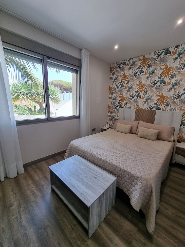 Superior Single Room, 1 Double Bed, Ensuite, Courtyard View