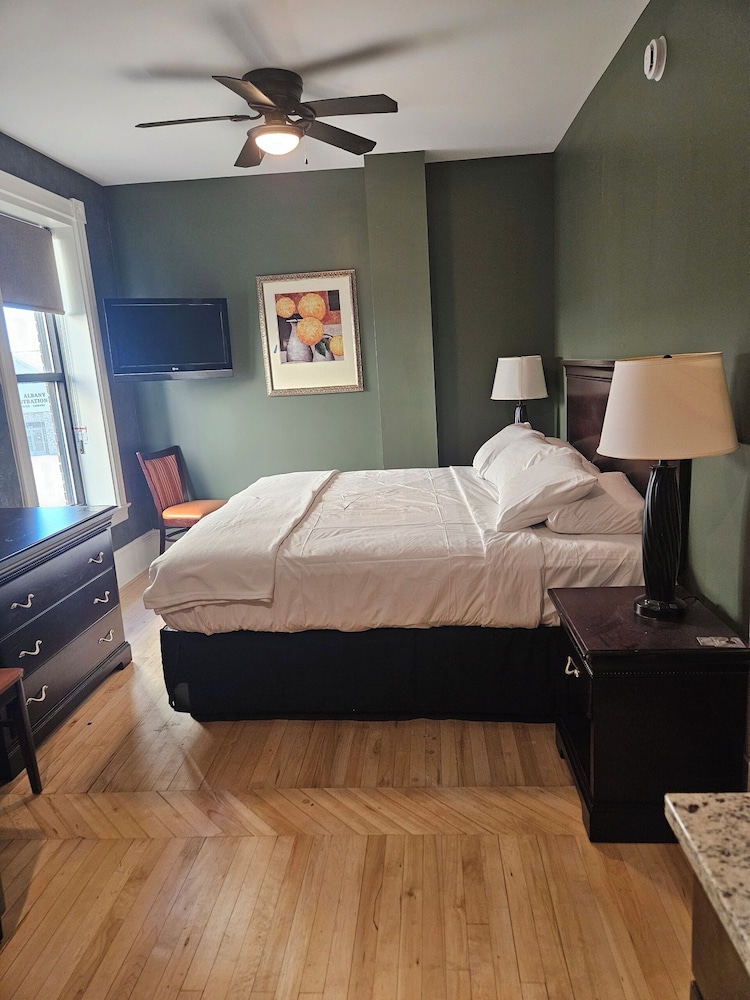Double Room Single Use, 1 King Bed with Sofa bed, Non Smoking, Pets Not Allowed