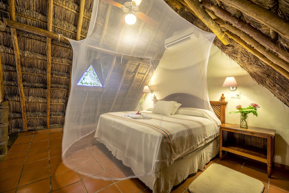 Royal Mayan Bungalow with Loft - Photo 5