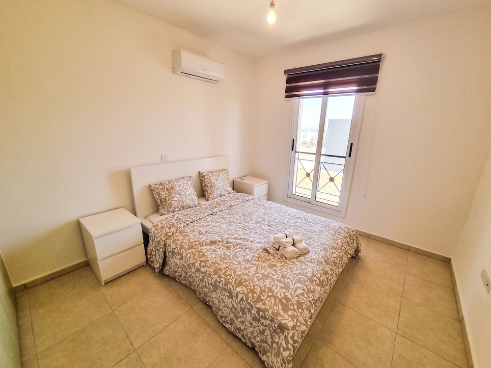 Basic Apartment photo 1