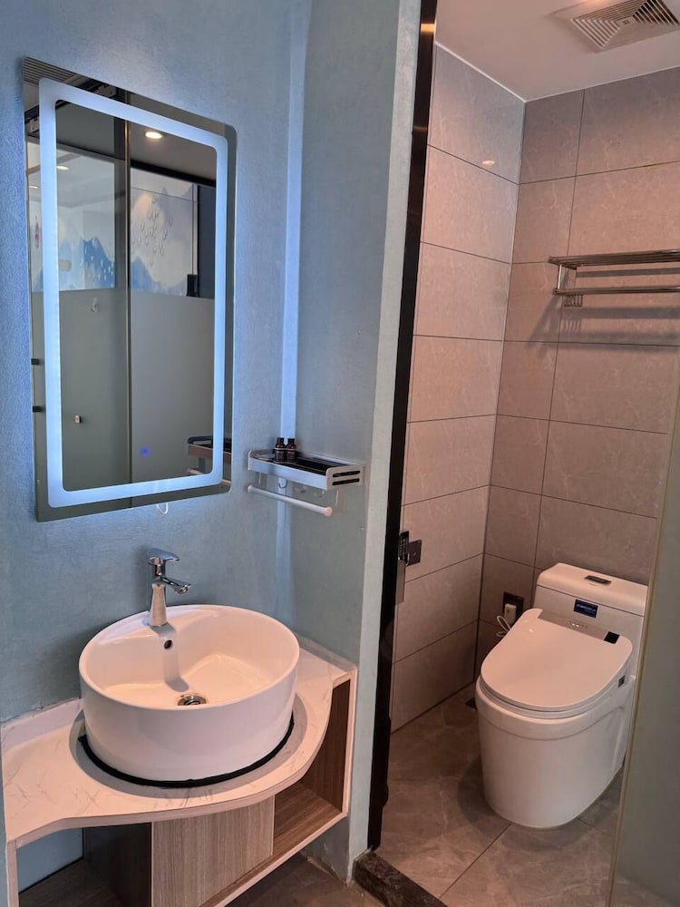 Deluxe Single Room, City View photo 2