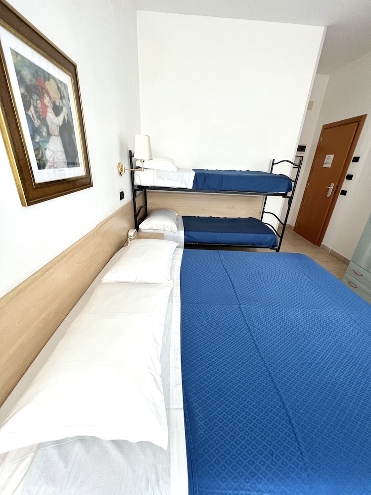 Quadruple Room photo 1