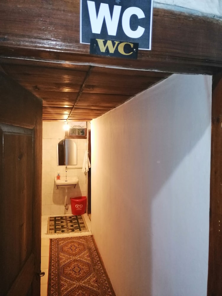 Triple Room, Shared Bathroom photo 3