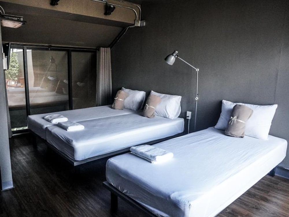 3 Beds Rooftop Room photo 1