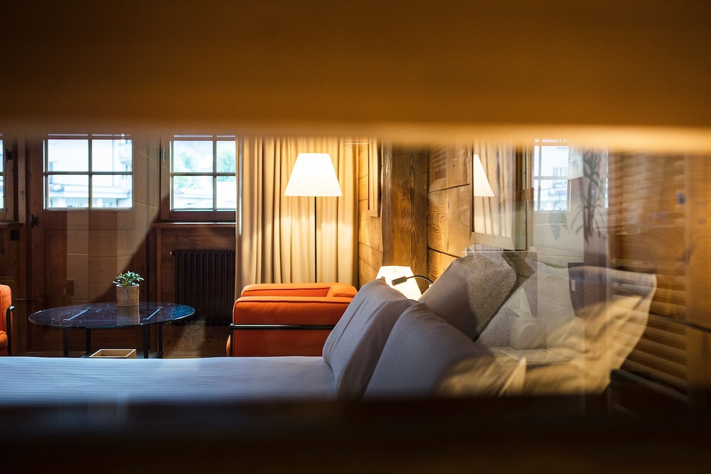 Room (Prestige)