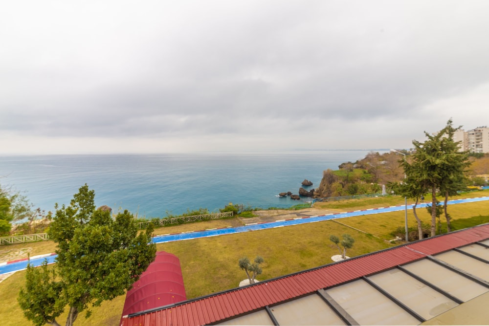 Standard Room, 1 Double Bed, Sea View thumbnail 5