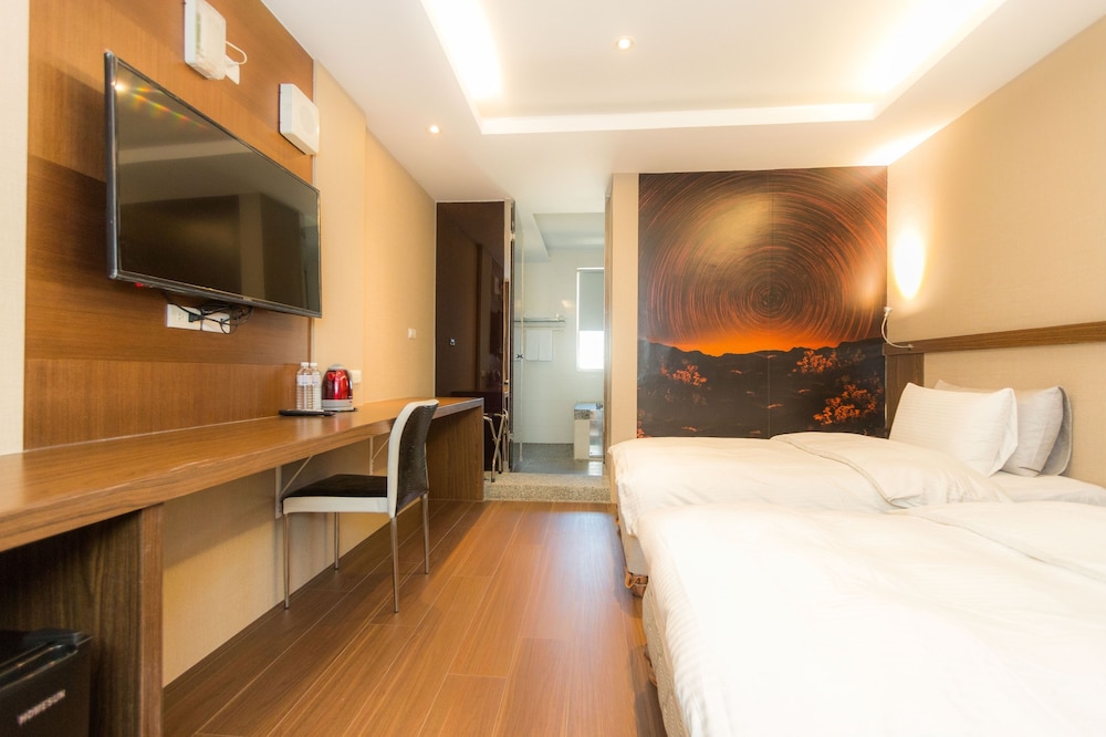 Standard Twin Room - Photo 3
