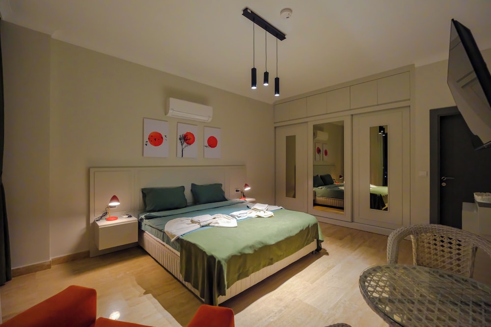 Standard Double Room - Photo 13
