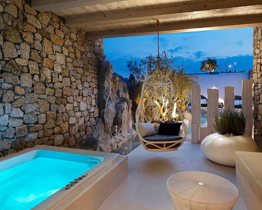 Junior Suite, Hot Tub