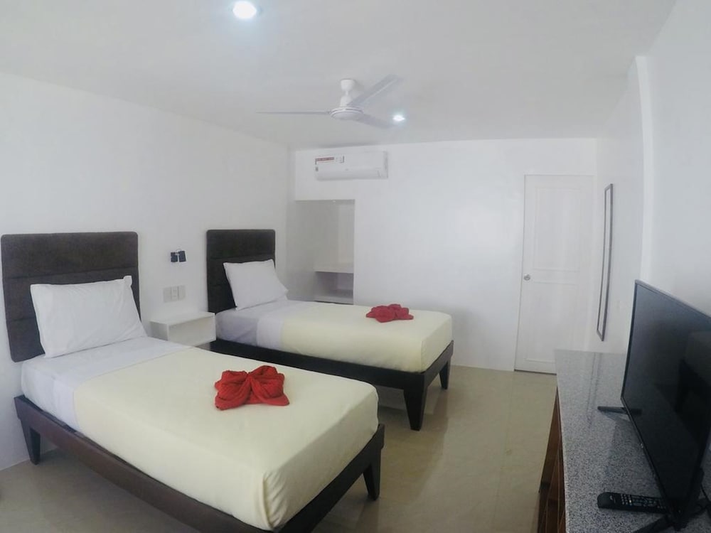 Deluxe Twin Room - Photo 2