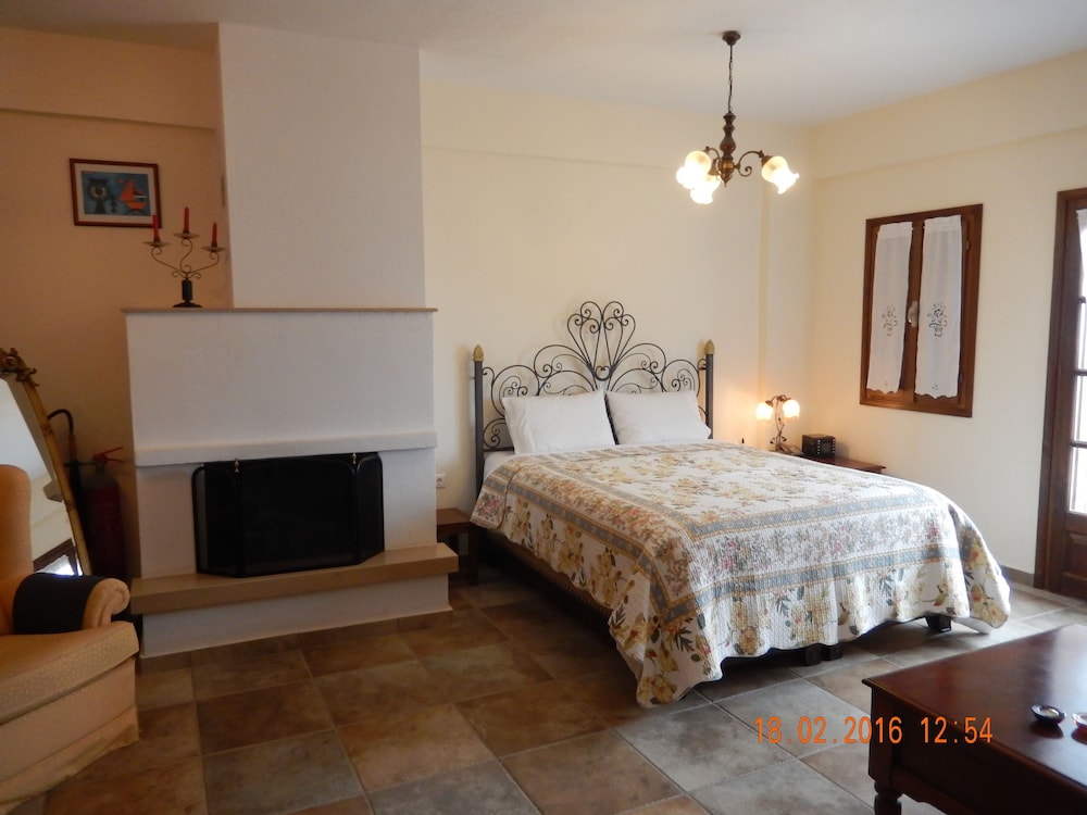 House, Ground Floor photo 1