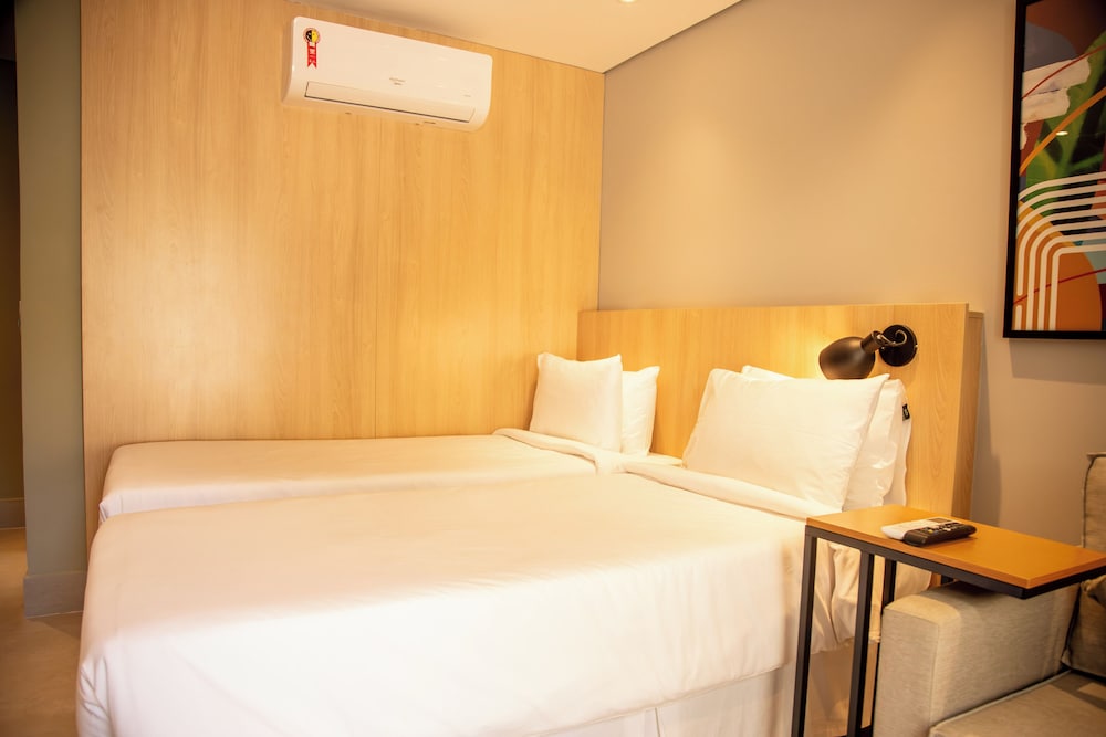 Standard Twin Room - Photo 2