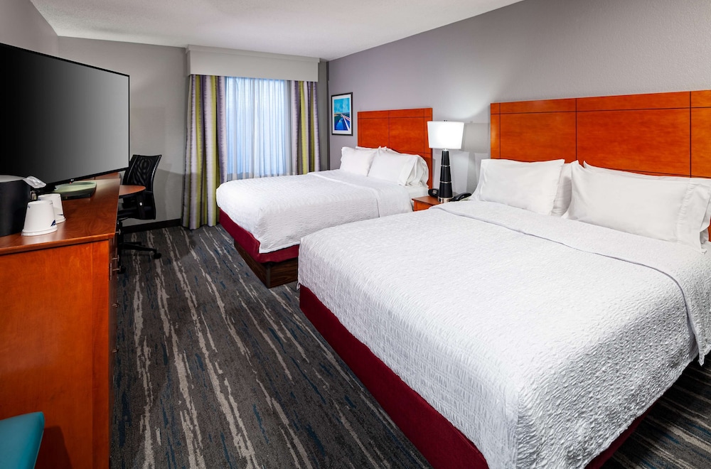 Standard Room, 2 Queen Beds - Photo 1