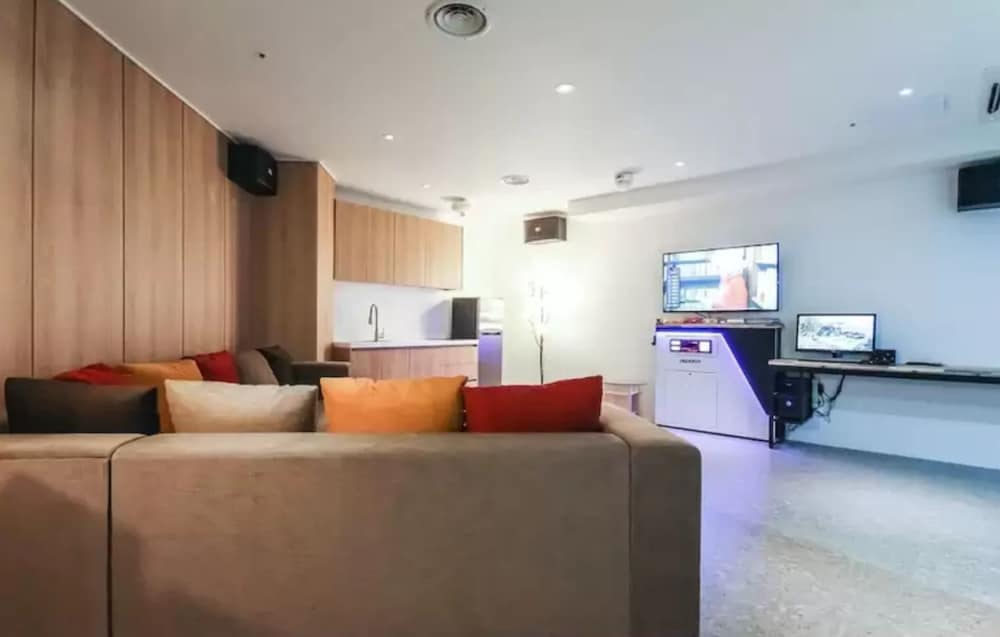 Party Room (B1) - Photo 10