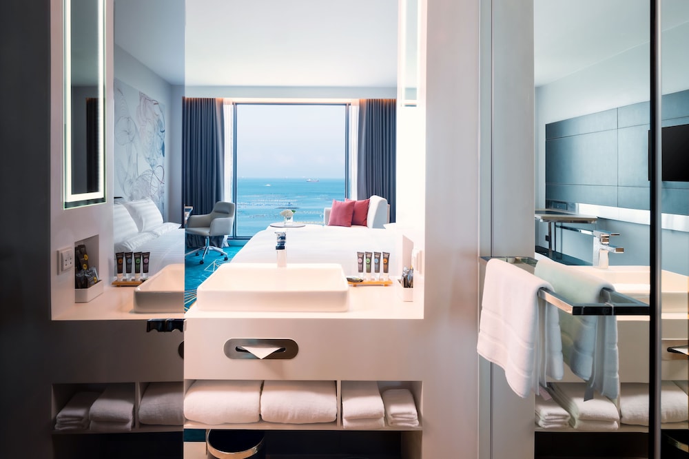 Deluxe Room, Sea View - 1 king bed - Photo 5