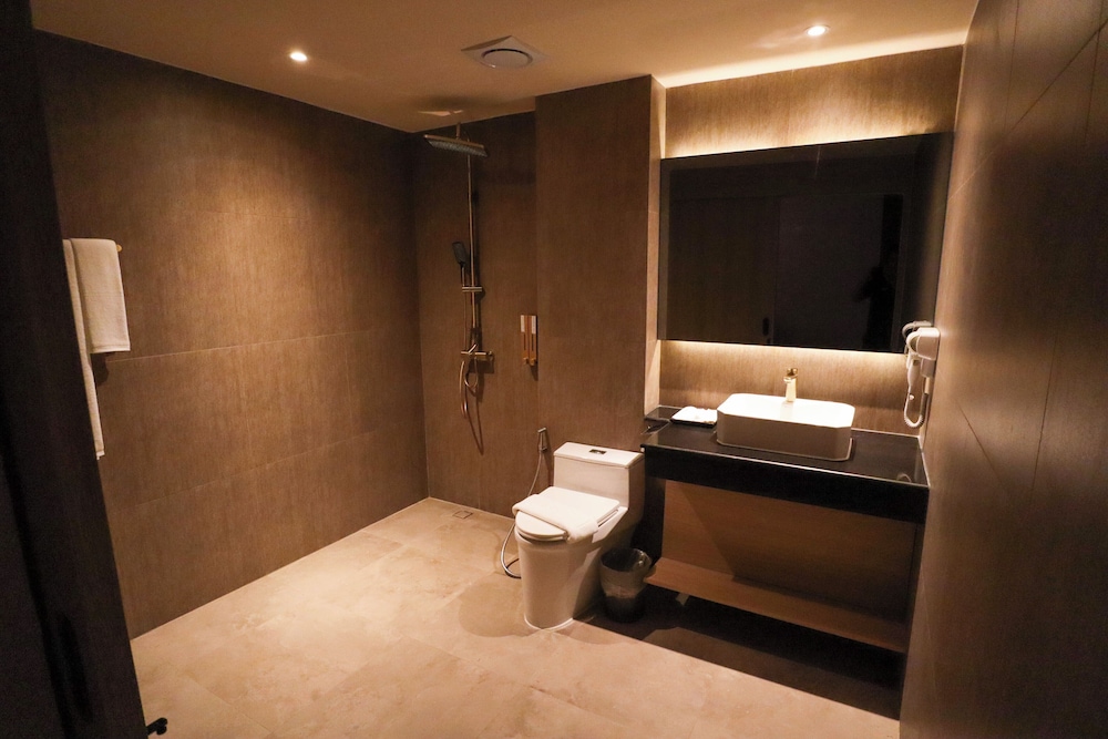 Junior Suite, City View - Photo 12