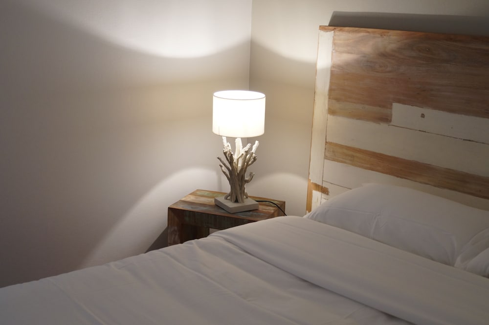 Standard Double Room - Photo 9