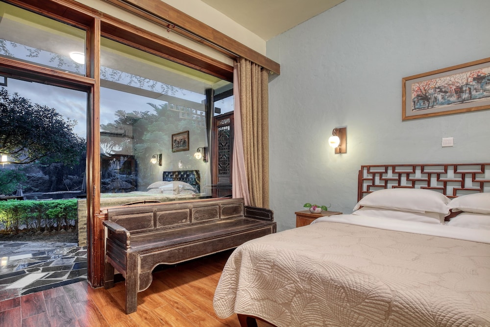 Family Room, Multiple Beds, River View photo 2