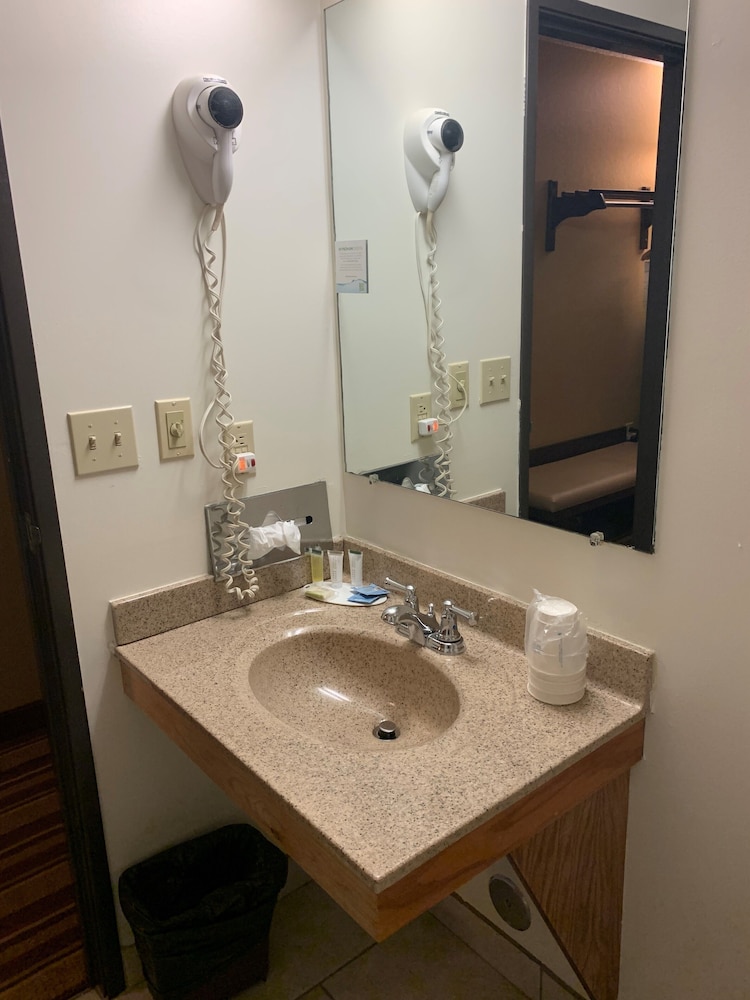 Room, 2 Double Beds, Non Smoking, Lake View - Photo 7