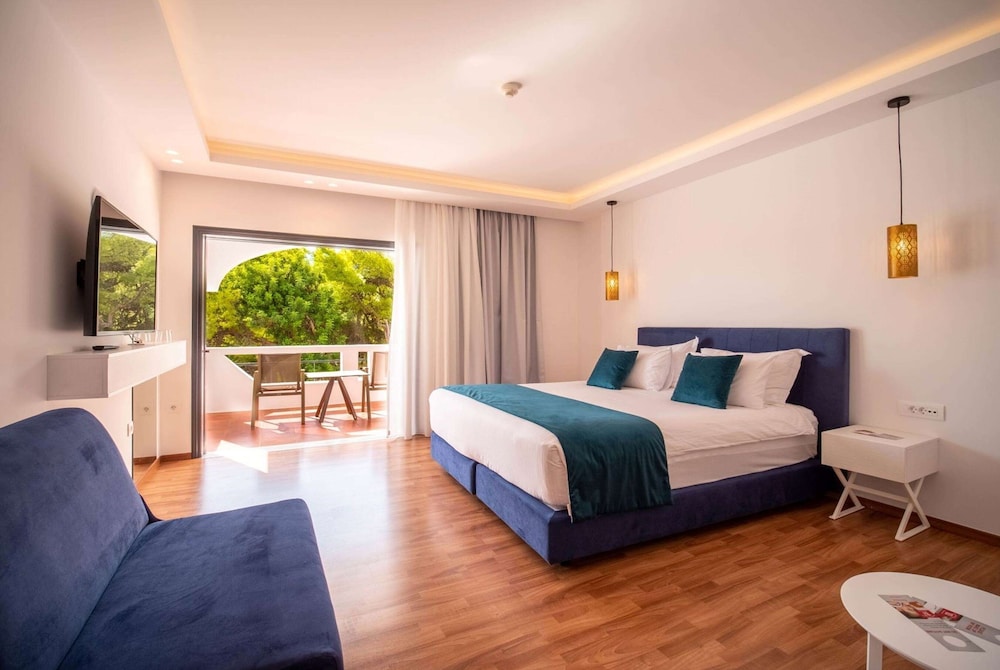 Panoramic Suite, Garden View