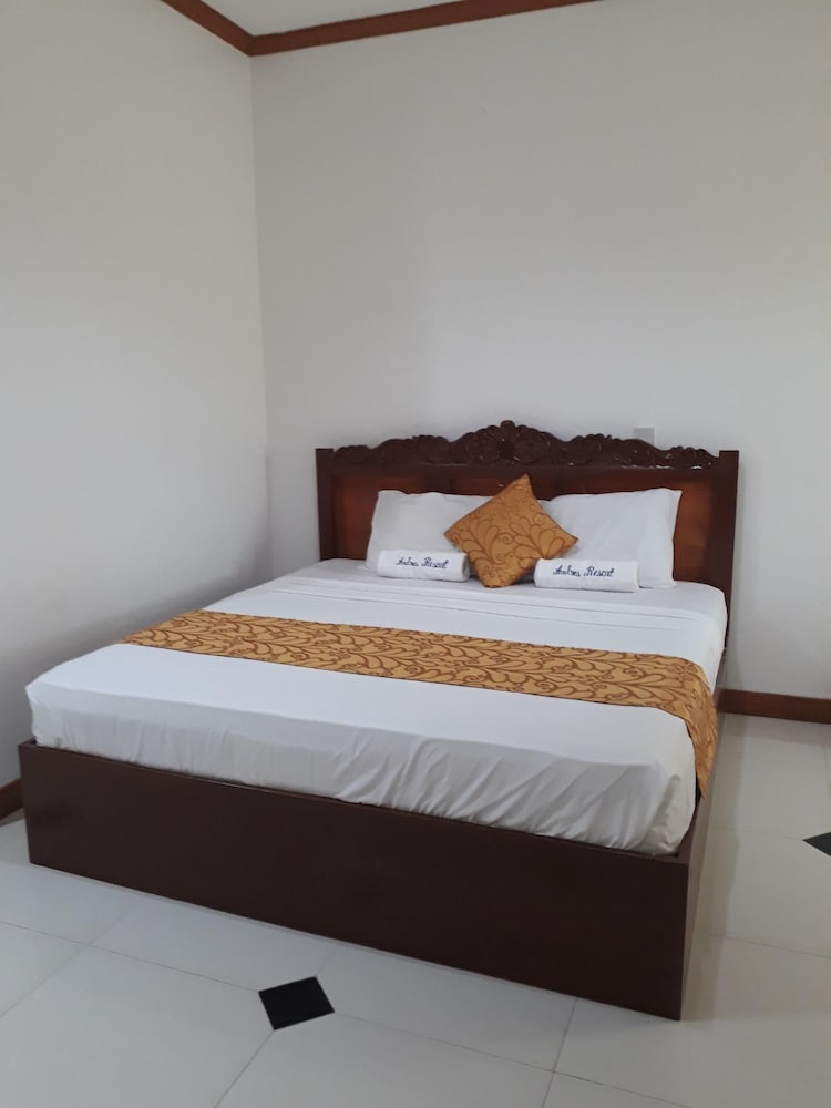 Deluxe Room, 1 King Bed, Terrace, Pool View photo 3