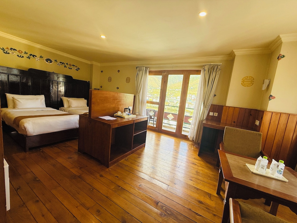 Deluxe Double or Twin Room, Balcony, Mountain View photo 2