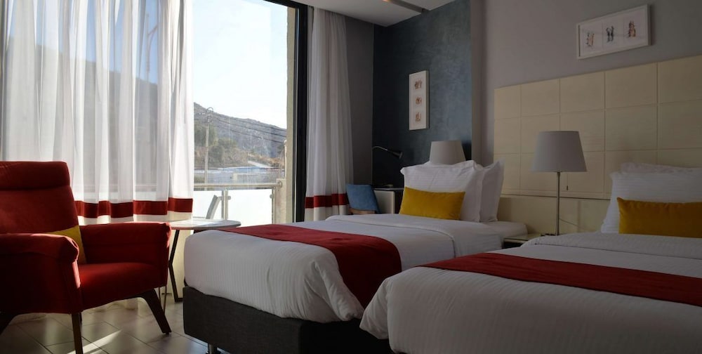 Deluxe Room, 2 Twin Beds, City View - Photo 1