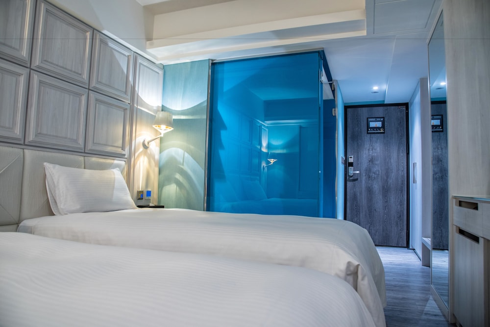 Standard Twin Room (Non-smoking) photo 2