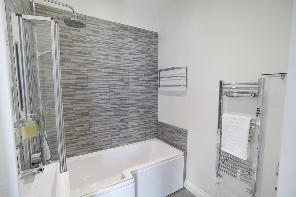 Deluxe Double Room, Ensuite (Room 2)
