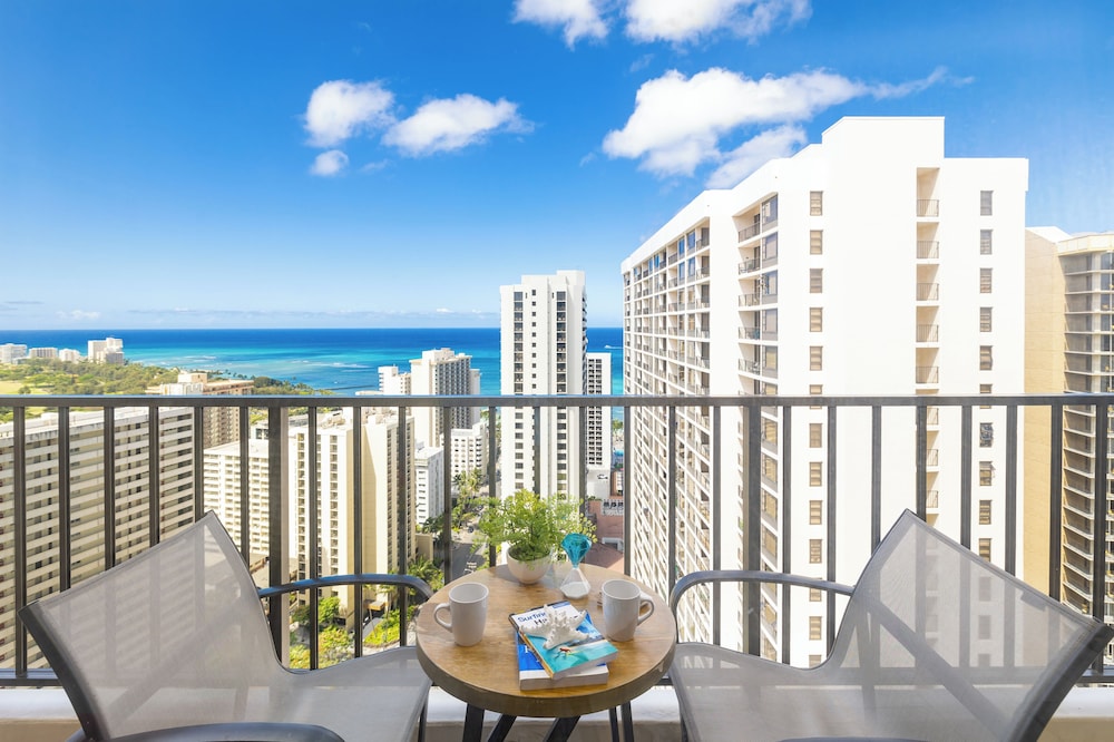 High Floor Ocean View Condo w/ 2 Beds and Parking: Family Suite, 1 Bedroom, Air conditioning, Ocean View (0091) photo