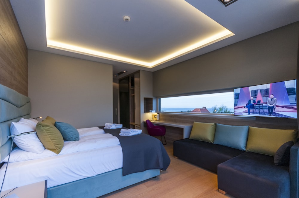 Premium Room, 1 King Bed with Sofa bed, Bay View (sea view, garden access - 1)