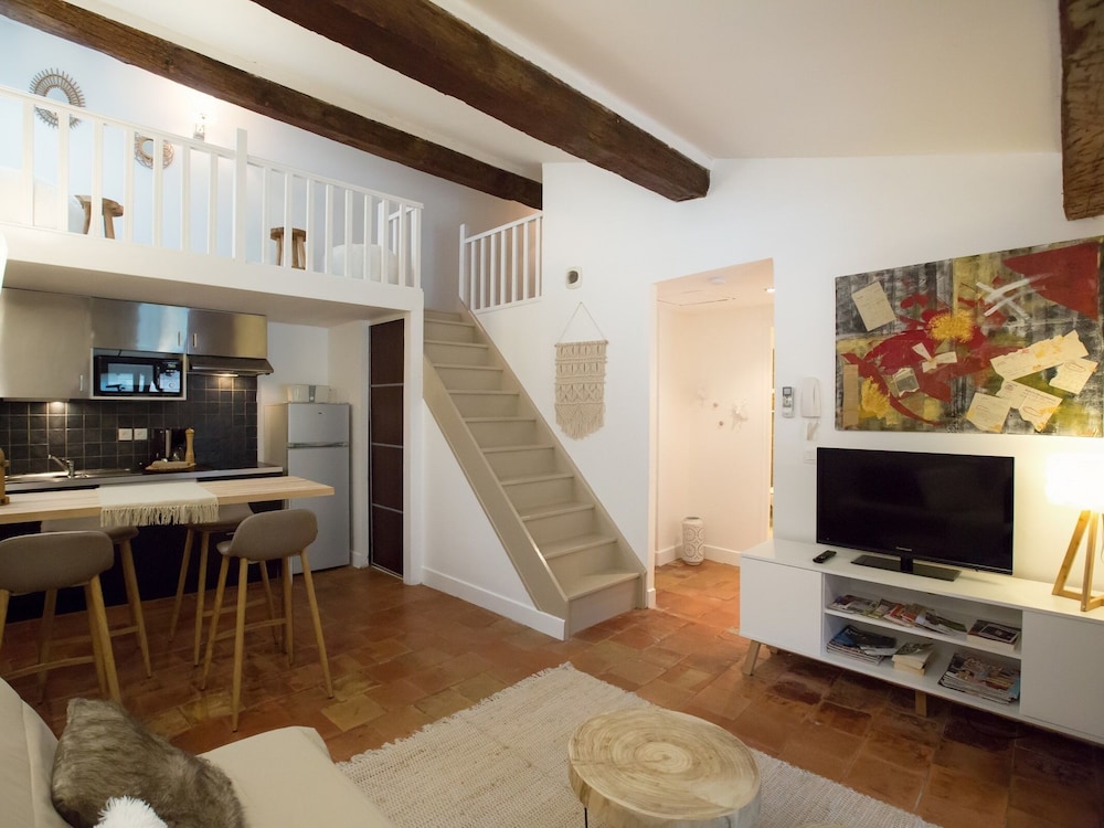 Panoramic Apartment, Private Bathroom (61.4) photo 3