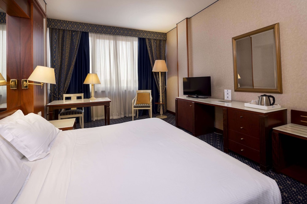 Standard Room, Multiple Beds, Connecting Rooms - Photo 5