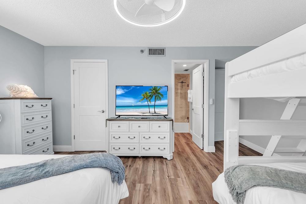 Condo, Multiple Beds (The Pointe #401) photo 3