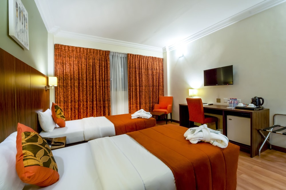 Deluxe Twin Room - Photo 2