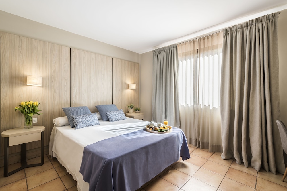 Double Room, Terrace, Garden View (2 Adults + 1 Child) - Photo 2
