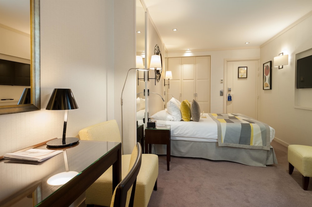 Superior Room, 1 Queen Bed (Larger Room)