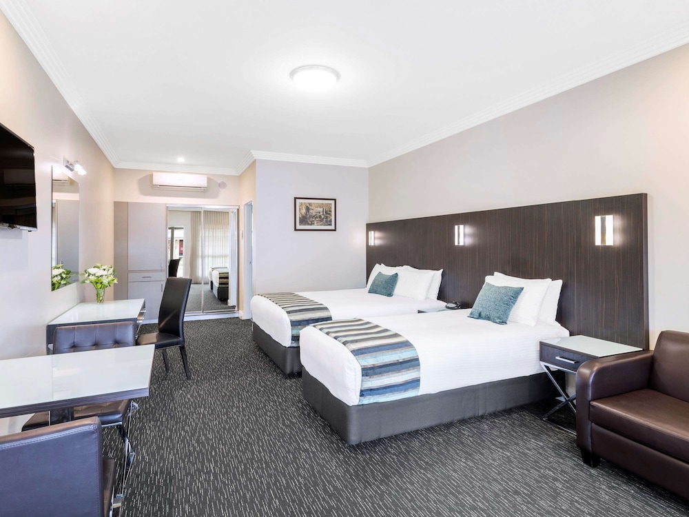 Superior Room, Multiple Beds - Photo 4
